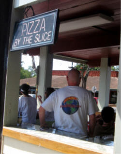 Tom discovers Spaghettinis in Haleiwa, Hawaii (Note the Pizza Therapy t-shirt!)